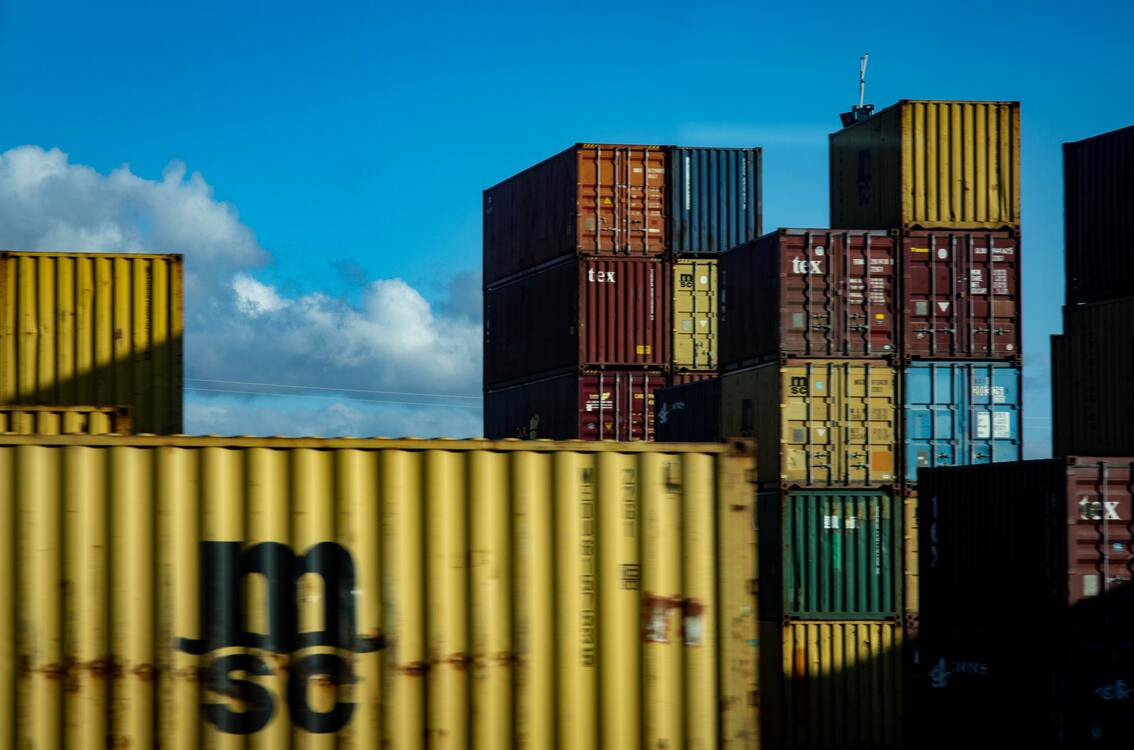 7 Strategi Efektif Negosiasi Harga Supplier China | WilhenCargo