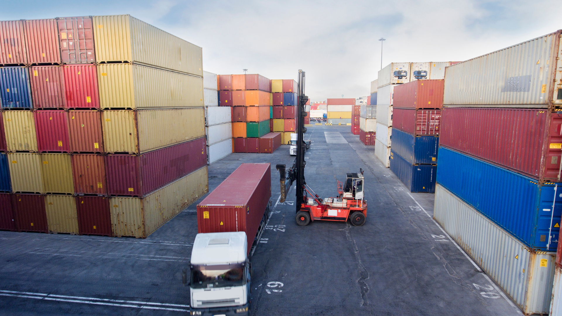 Tips Menghindari Barang Palsu Saat Impor dari China | WilhenCargo